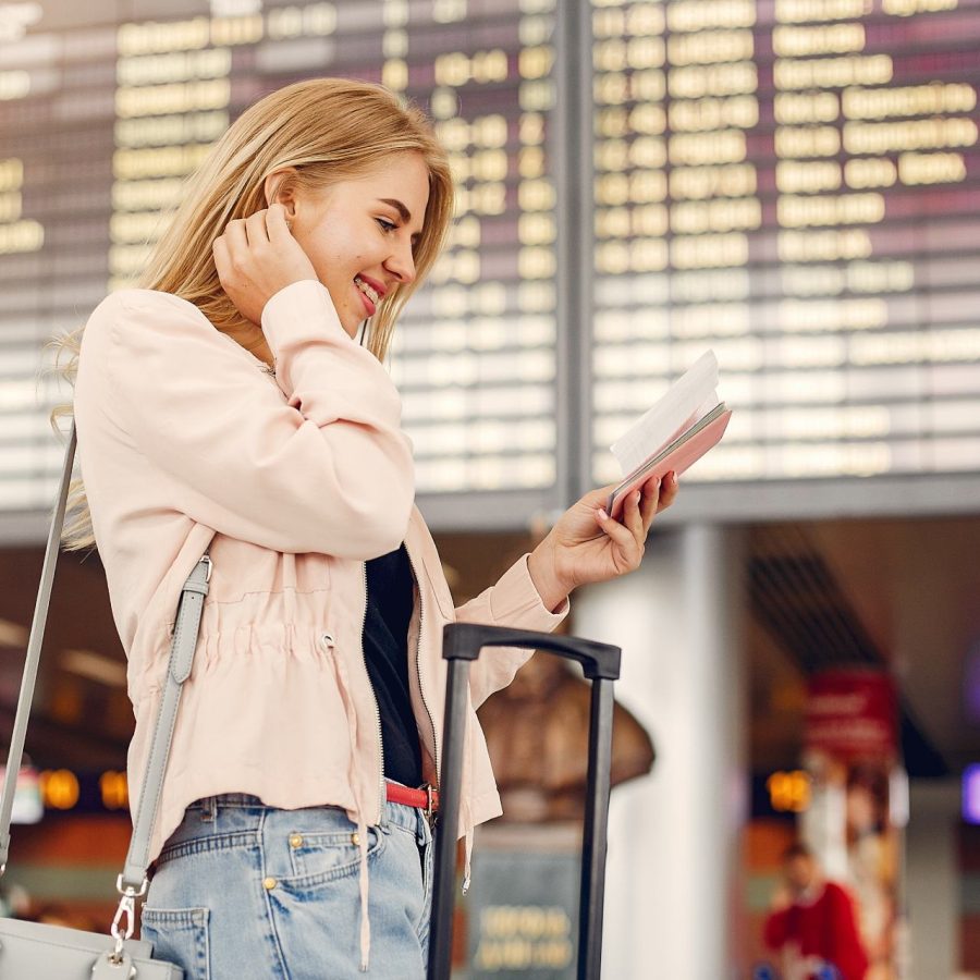 beautiful-girl-standing-airport (1)